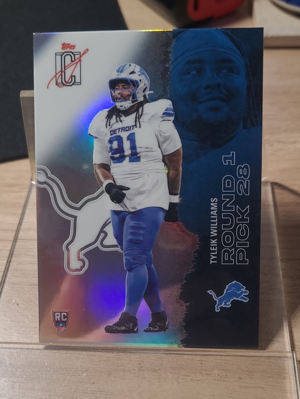 Topps 2025 Detroit Lions Blue & White Tyleik Williams Refractor